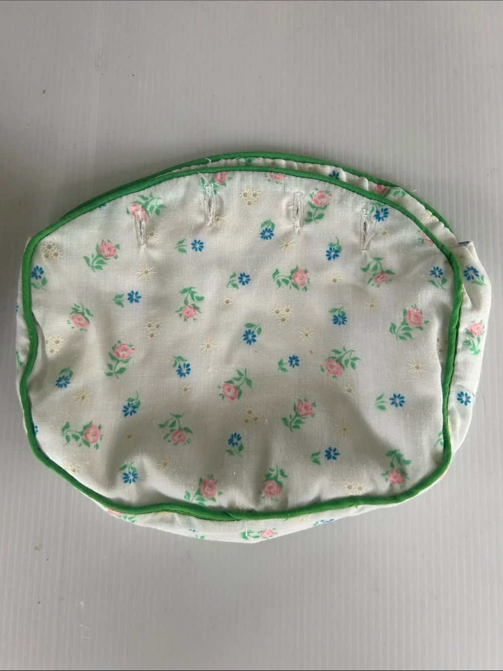 Vintage White Floral Embroidered Clutch with Wooden Handle